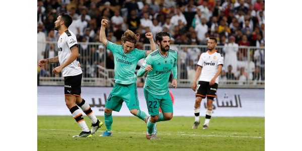 Il Real Madrid passa alla finale e aspetta un altro duello con il Barcellona